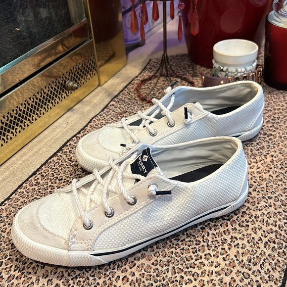 SPERRY. Women’s sneakers.  White.  Size 7 - Picture 9 of 11